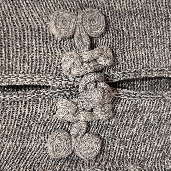 Women's Plus Size XL/18 Coldwater Creek Gray/Black/Silver Metallic Cardigan - Picture 2 of 10